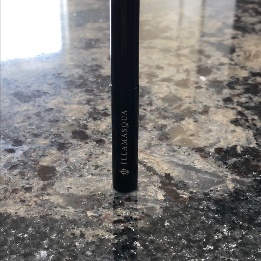 Illamasque eyeliner